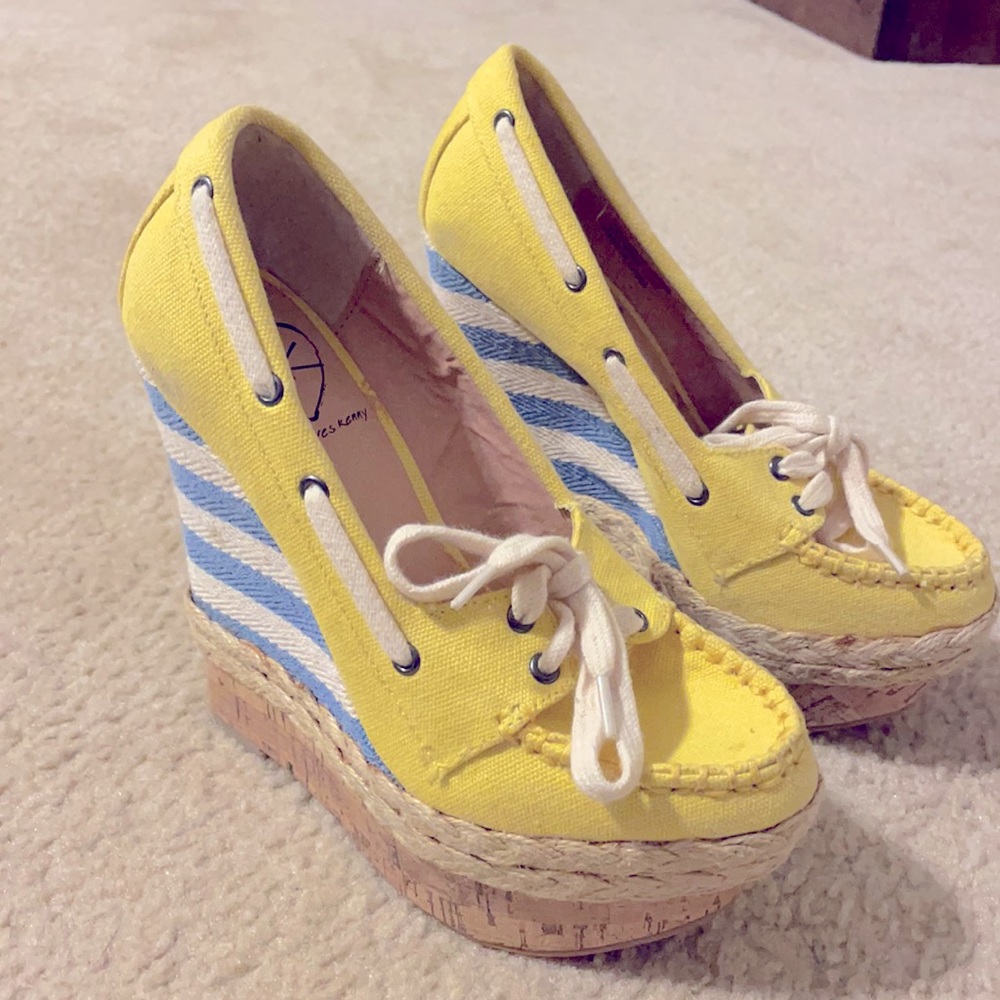 Penny loves Kenny adorable platform wedges! Great condition only worn one time!